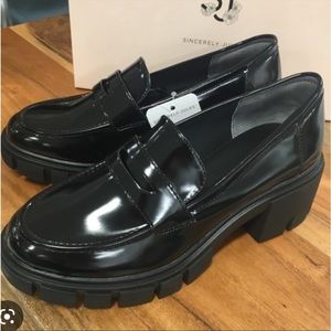 Sincerely Jules size 9 loafers